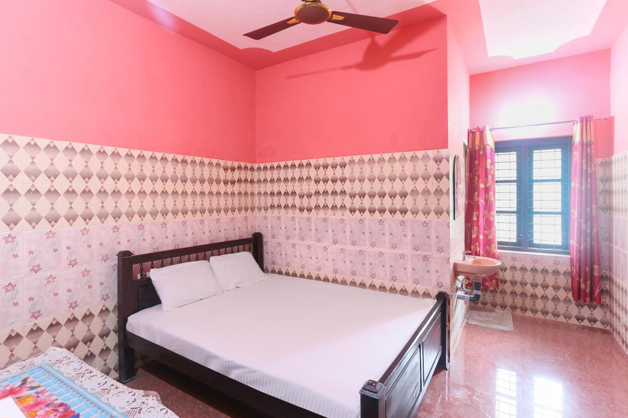 Hotel O Sree Bhadra Tourist Home Коллам Экстерьер фото