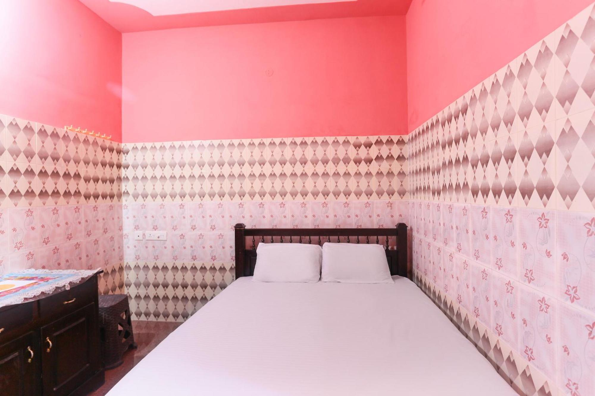 Hotel O Sree Bhadra Tourist Home Коллам Экстерьер фото
